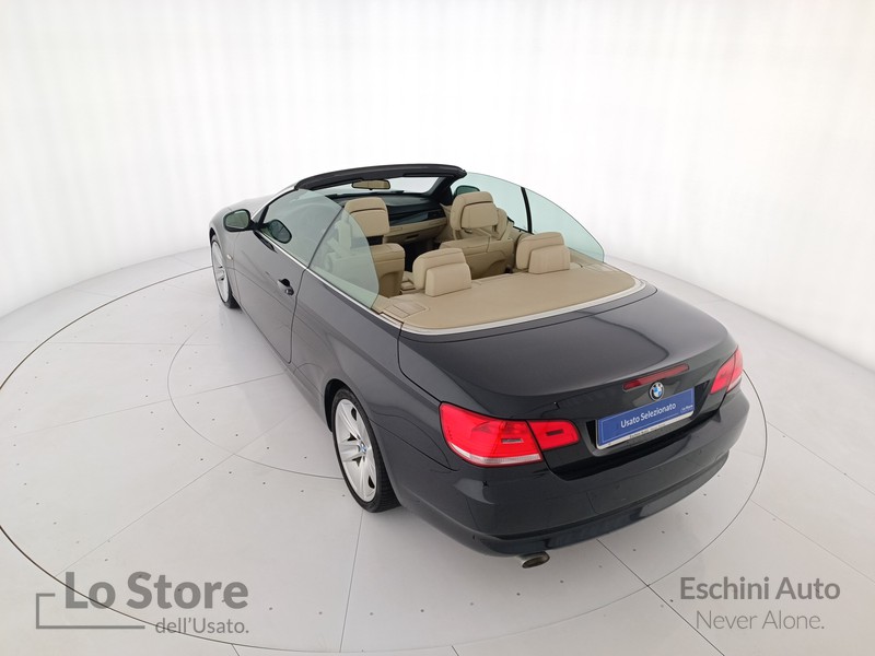 6 - BMW Serie 3 320d cabrio eletta