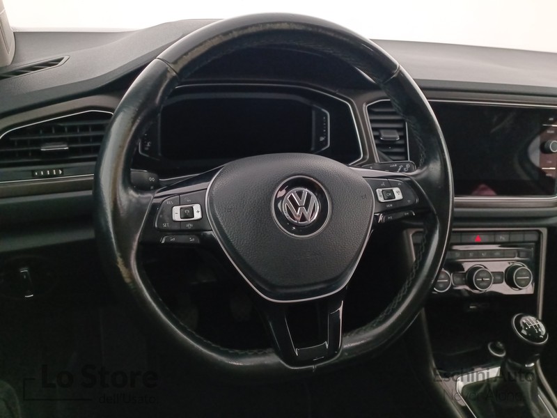 13 - Volkswagen T-Roc 1.6 tdi style