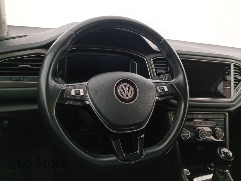 13 - Volkswagen T-Roc 1.0 tsi style 115cv