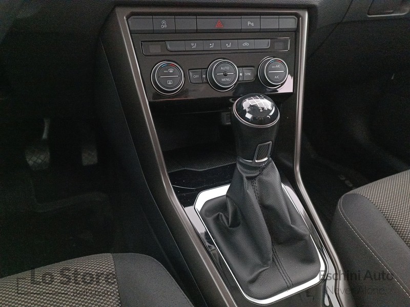 17 - Volkswagen T-Roc 1.6 tdi style