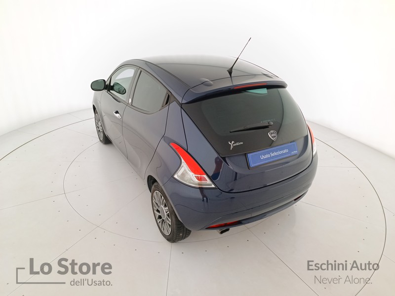 6 - Lancia Ypsilon 1.2 silver ecochic gpl 69cv