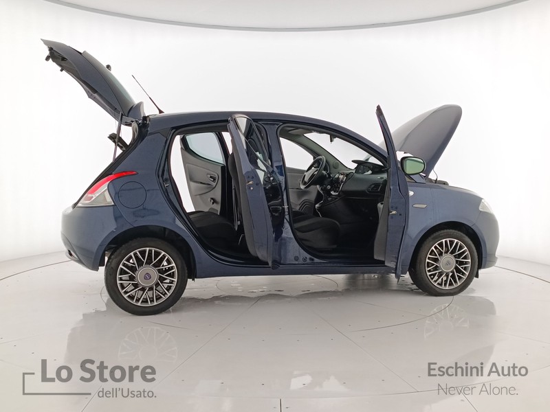 9 - Lancia Ypsilon 1.2 silver ecochic gpl 69cv