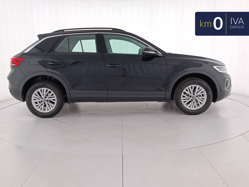 3 - Volkswagen T-Roc 1.5 tsi life dsg