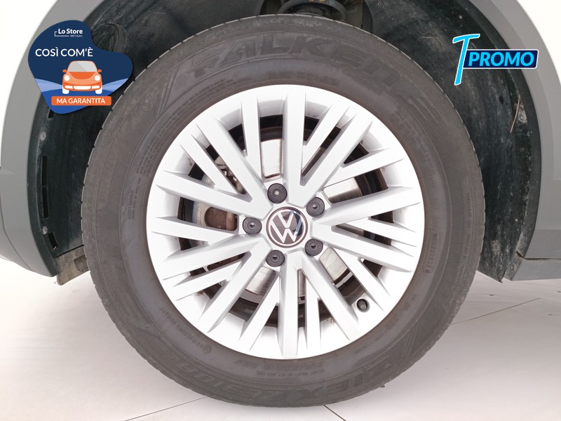 8 - Volkswagen T-Roc 1.0 tsi life 110cv