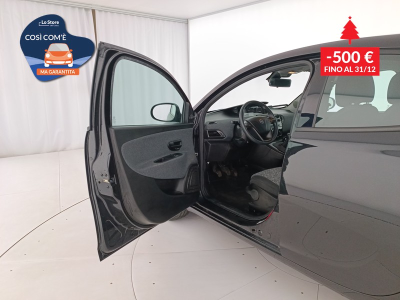 18 - Lancia Ypsilon 1.0 firefly hybrid silver s&s 70cv 5p.ti