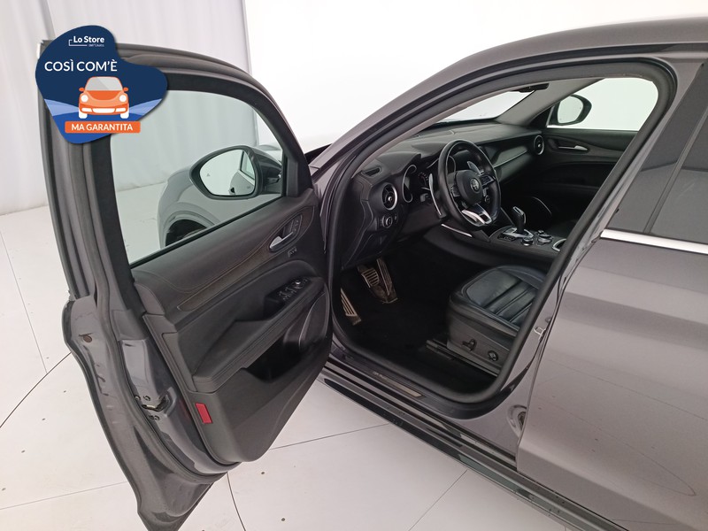 18 - Alfa Romeo Stelvio 2.2 t ti q4 210cv auto