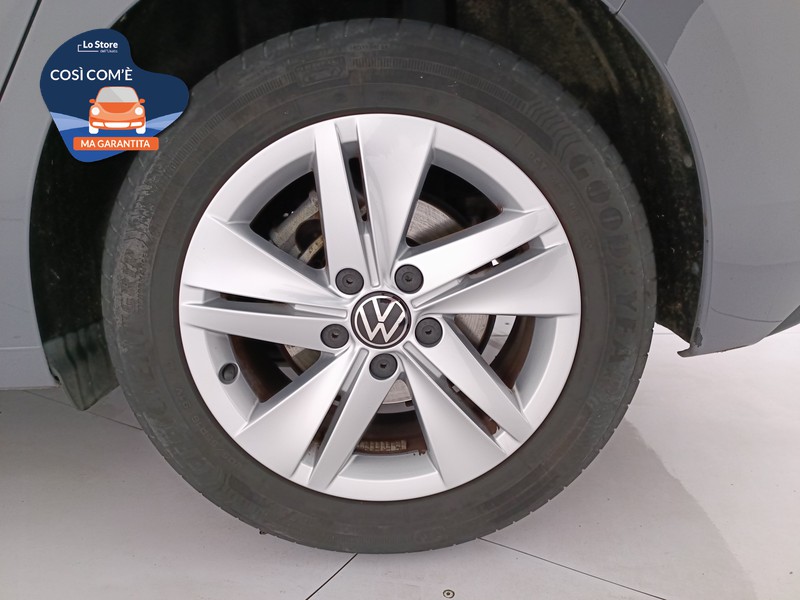 8 - Volkswagen Golf 1.0 etsi evo life 110cv dsg