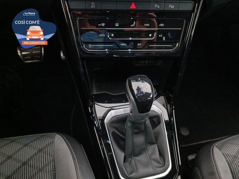 16 - Volkswagen T-Roc 2.0 tdi r-line 150cv dsg