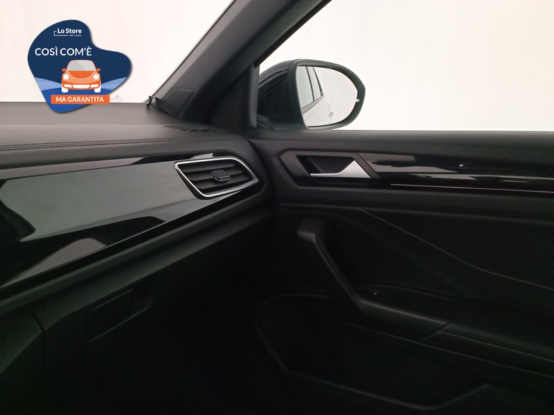17 - Volkswagen T-Roc 2.0 tdi r-line 150cv dsg