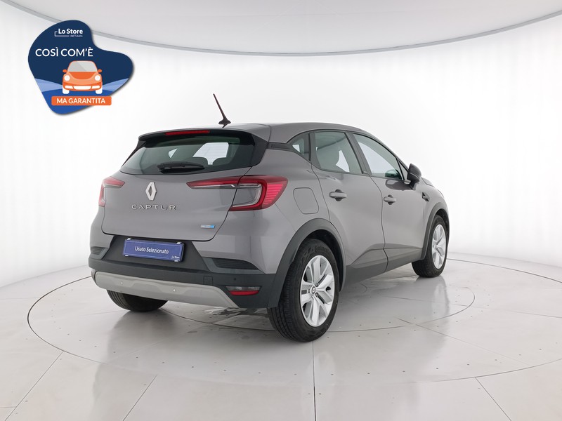4 - Renault Captur 1.6 e-tech hybrid zen 145cv auto