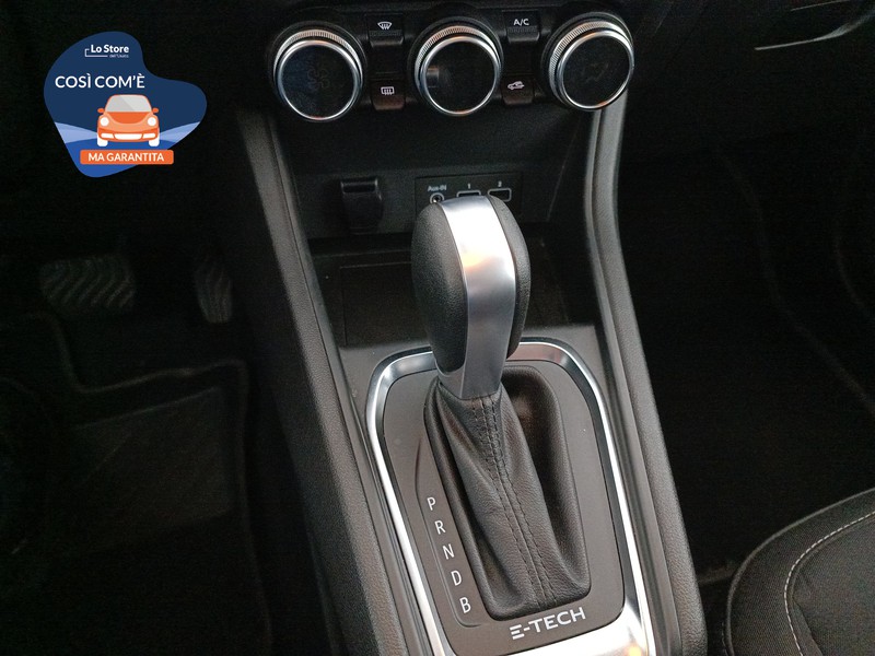 16 - Renault Captur 1.6 e-tech hybrid zen 145cv auto