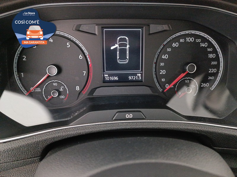 13 - Volkswagen T-Roc 1.0 tsi style 115cv