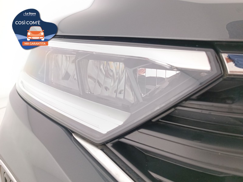 7 - Volkswagen T-Roc 1.0 tsi life 110cv