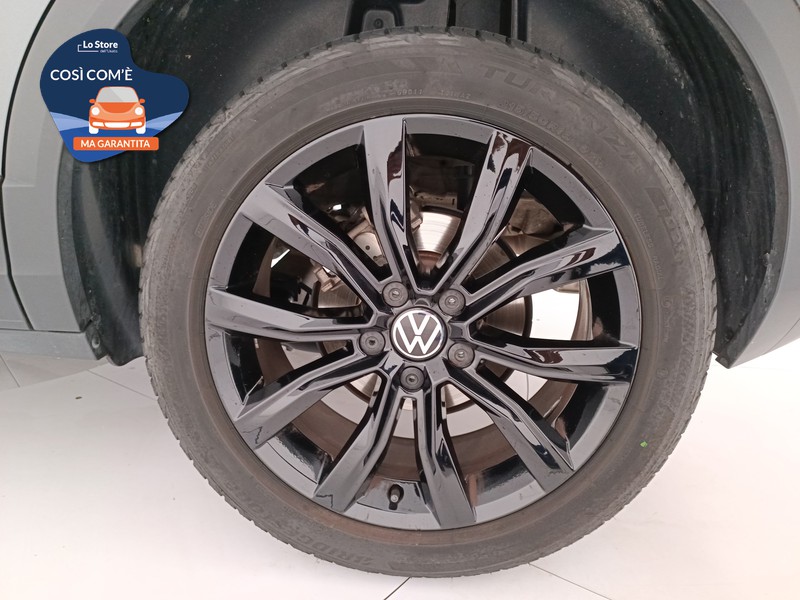 8 - Volkswagen T-Roc 1.0 tsi life 110cv