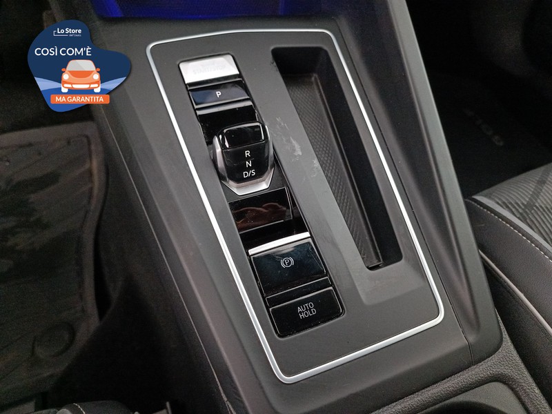 16 - Volkswagen Golf 1.5 etsi evo r-line 150cv dsg