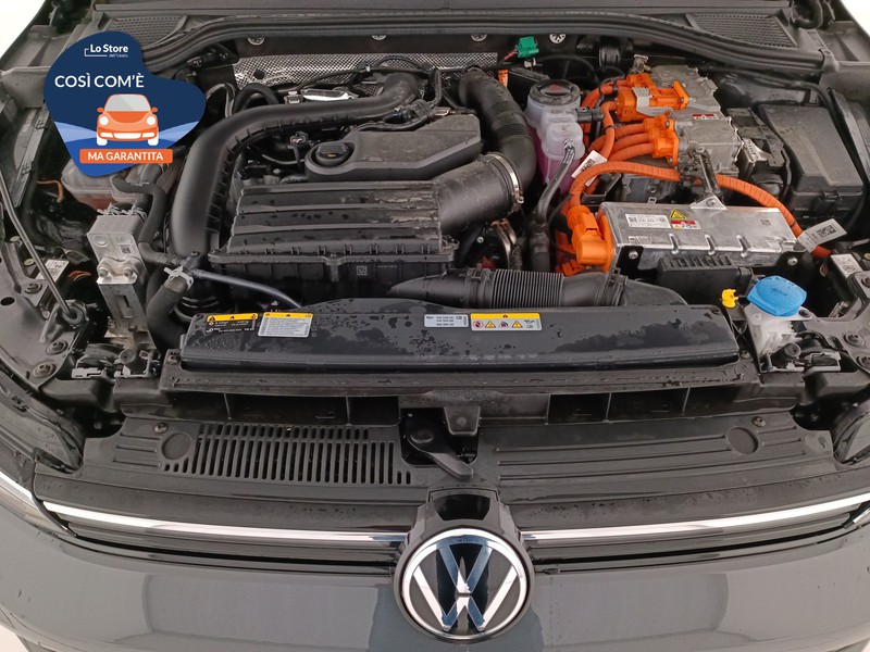 20 - Volkswagen Golf 1.5 tsi ehybrid life 204cv dsg