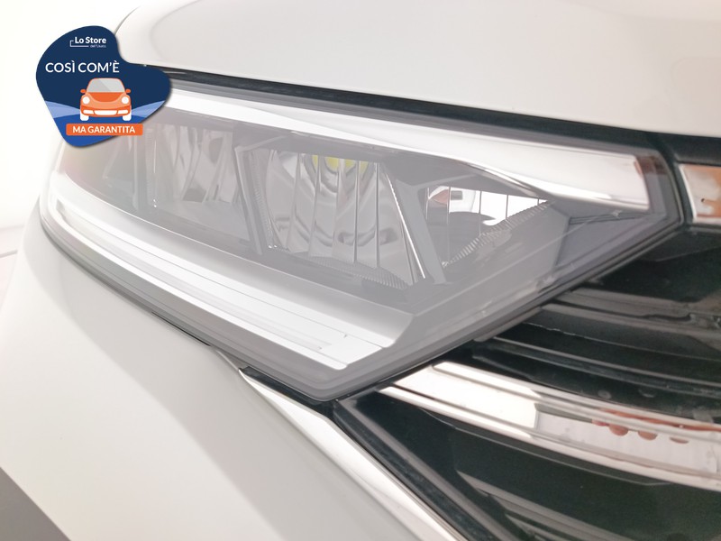 7 - Volkswagen T-Roc 1.0 tsi r-line 110cv