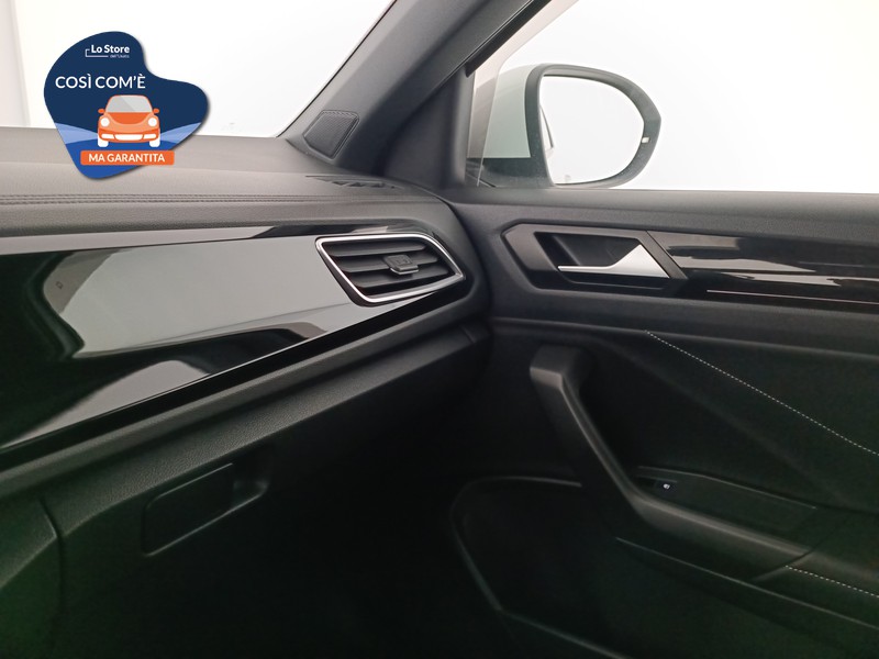 17 - Volkswagen T-Roc 1.0 tsi r-line 110cv