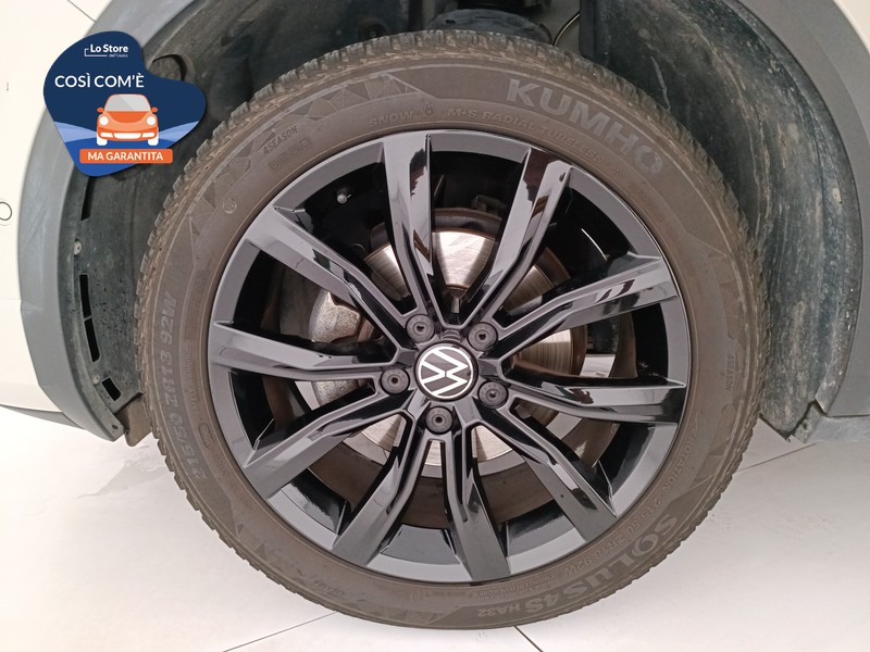 8 - Volkswagen T-Roc 1.5 tsi r-line dsg