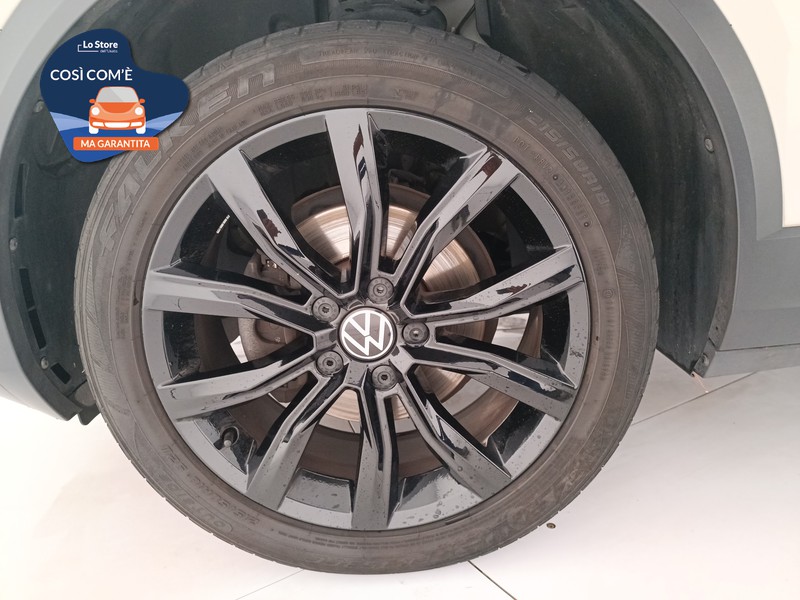 8 - Volkswagen T-Roc 1.0 tsi life 110cv