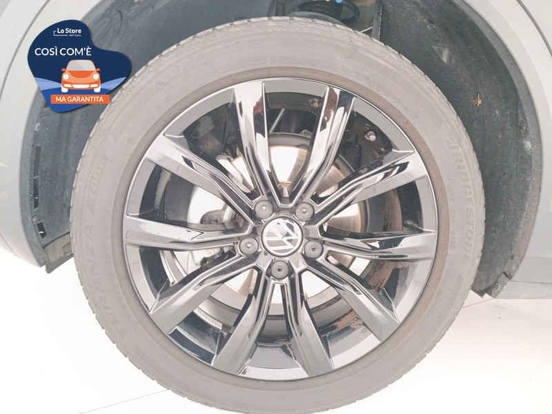 8 - Volkswagen T-Roc 1.0 tsi life 110cv