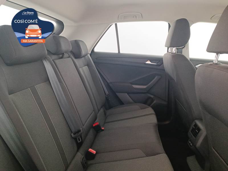 9 - Volkswagen T-Roc 1.0 tsi life 110cv