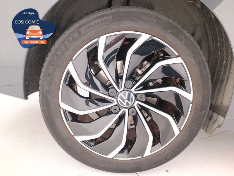 8 - Volkswagen Golf variant 1.0 etsi evo life 110cv dsg