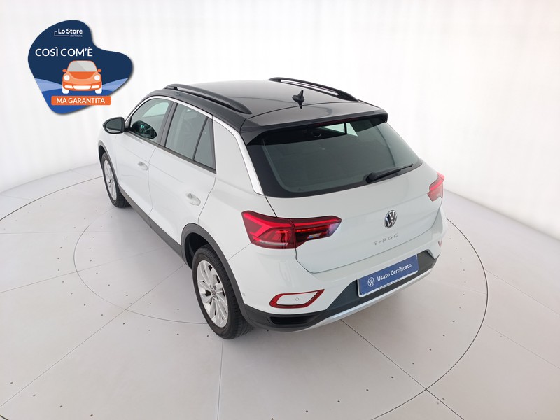 6 - Volkswagen T-Roc 1.0 tsi life 110cv