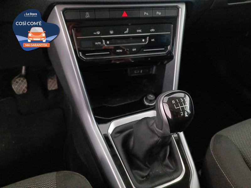 16 - Volkswagen T-Roc 1.0 tsi life 110cv