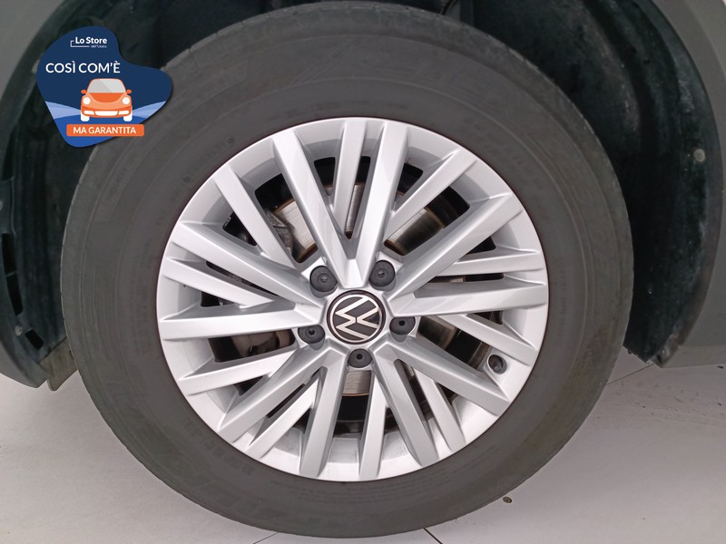 8 - Volkswagen T-Roc 1.0 tsi life 110cv