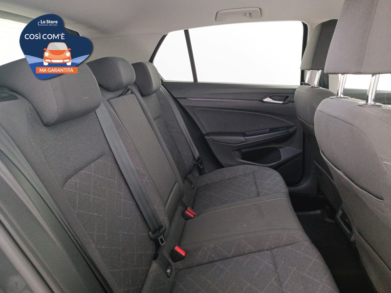 9 - Volkswagen Golf 1.5 tgi life 130cv