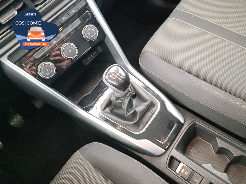 16 - Volkswagen T-Roc 1.0 tsi life 110cv