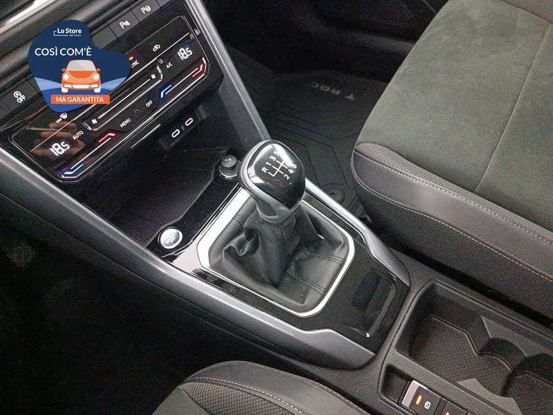 16 - Volkswagen T-Roc 1.0 tsi style 110cv