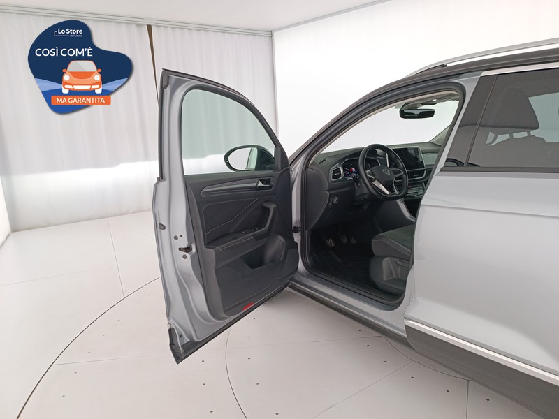 18 - Volkswagen T-Roc 1.0 tsi style 110cv