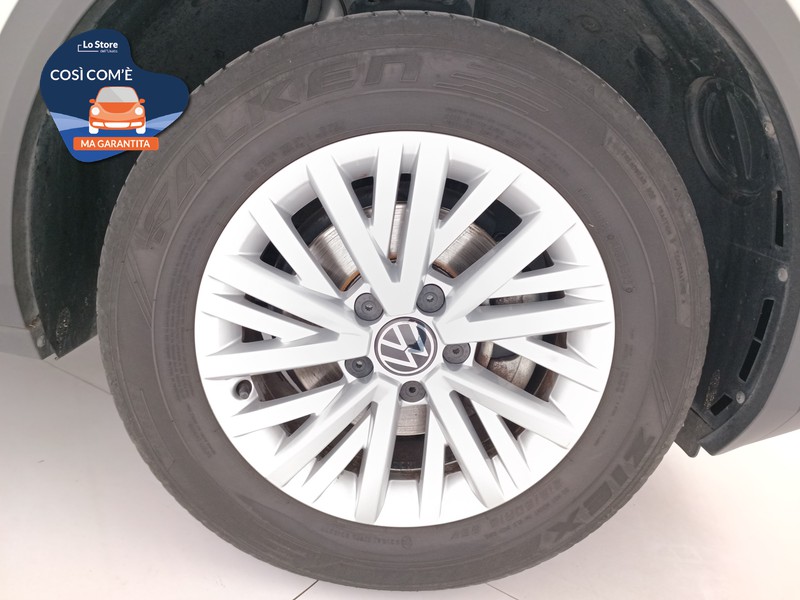 8 - Volkswagen T-Roc 1.0 tsi life 110cv