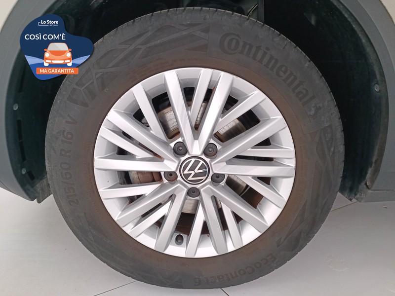 8 - Volkswagen T-Roc 1.0 tsi life 110cv