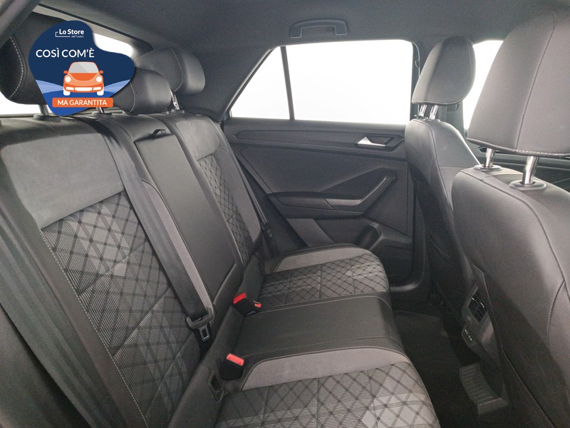 9 - Volkswagen T-Roc 2.0 tdi r-line 115cv
