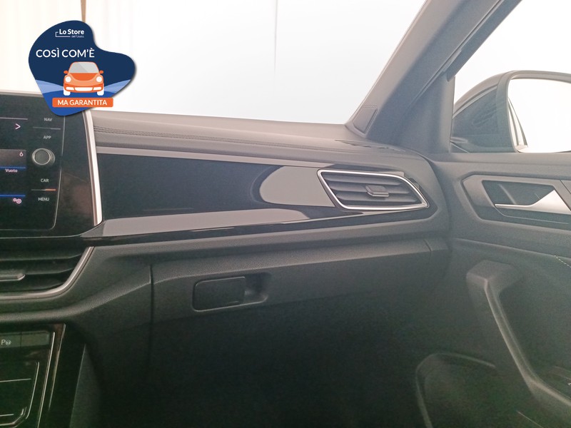 17 - Volkswagen T-Roc 2.0 tdi r-line 115cv