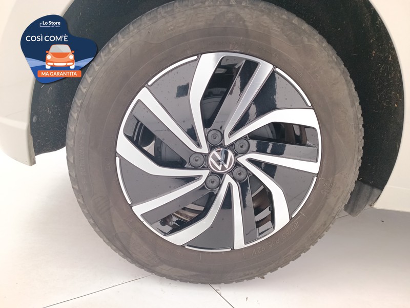 8 - Volkswagen Polo 1.0 tsi life 95cv