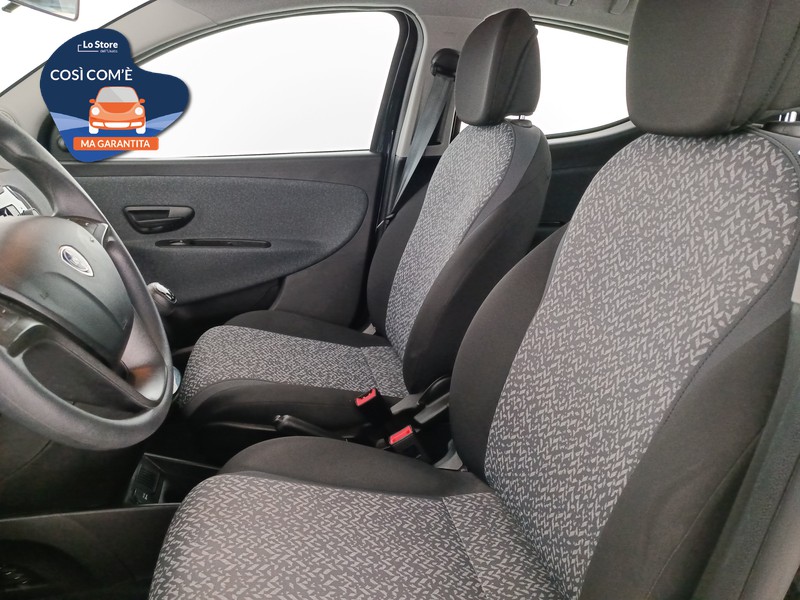 15 - Lancia Ypsilon 1.0 firefly hybrid silver s&s 70cv 5p.ti