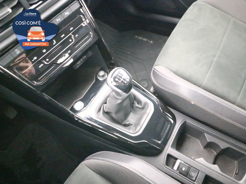16 - Volkswagen T-Roc 1.0 tsi style 110cv