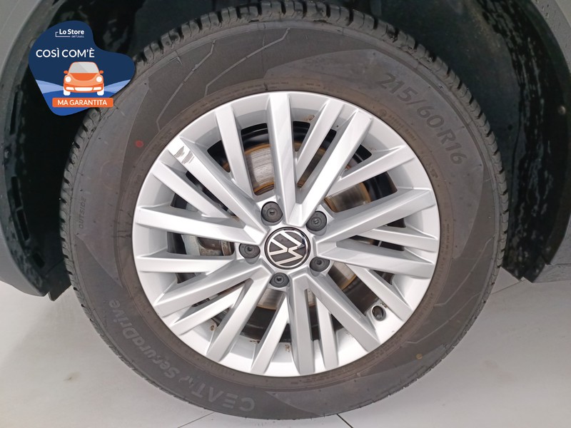 8 - Volkswagen T-Roc 1.5 tsi life dsg