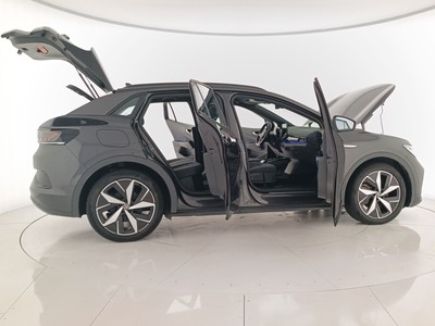 9 - Volkswagen ID.4 eschini auto