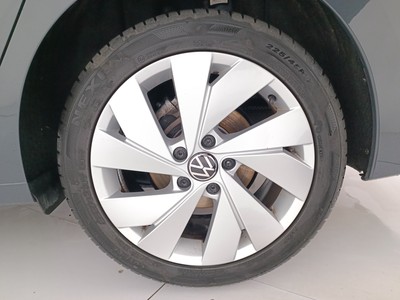 8 - Volkswagen Golf eschini auto
