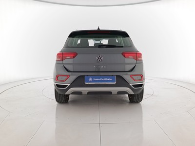 5 - Volkswagen T-Roc eschini auto