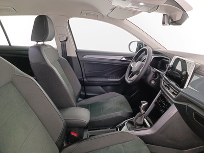 10 - Volkswagen T-Roc eschini auto
