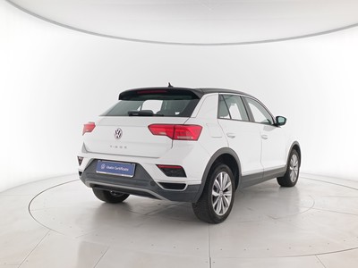 4 - Volkswagen T-Roc eschini auto