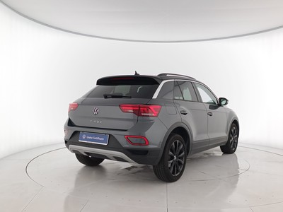 4 - Volkswagen T-Roc eschini auto