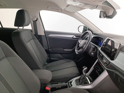 10 - Volkswagen T-Roc eschini auto