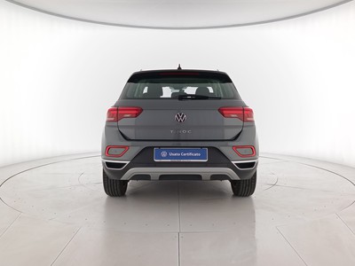 5 - Volkswagen T-Roc eschini auto